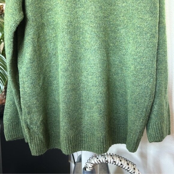 H&M Oversized Knit Sweater Sz S V Neck Rhinestoned Sequined Bugs Bees Relax fit - Picture 10 of 10